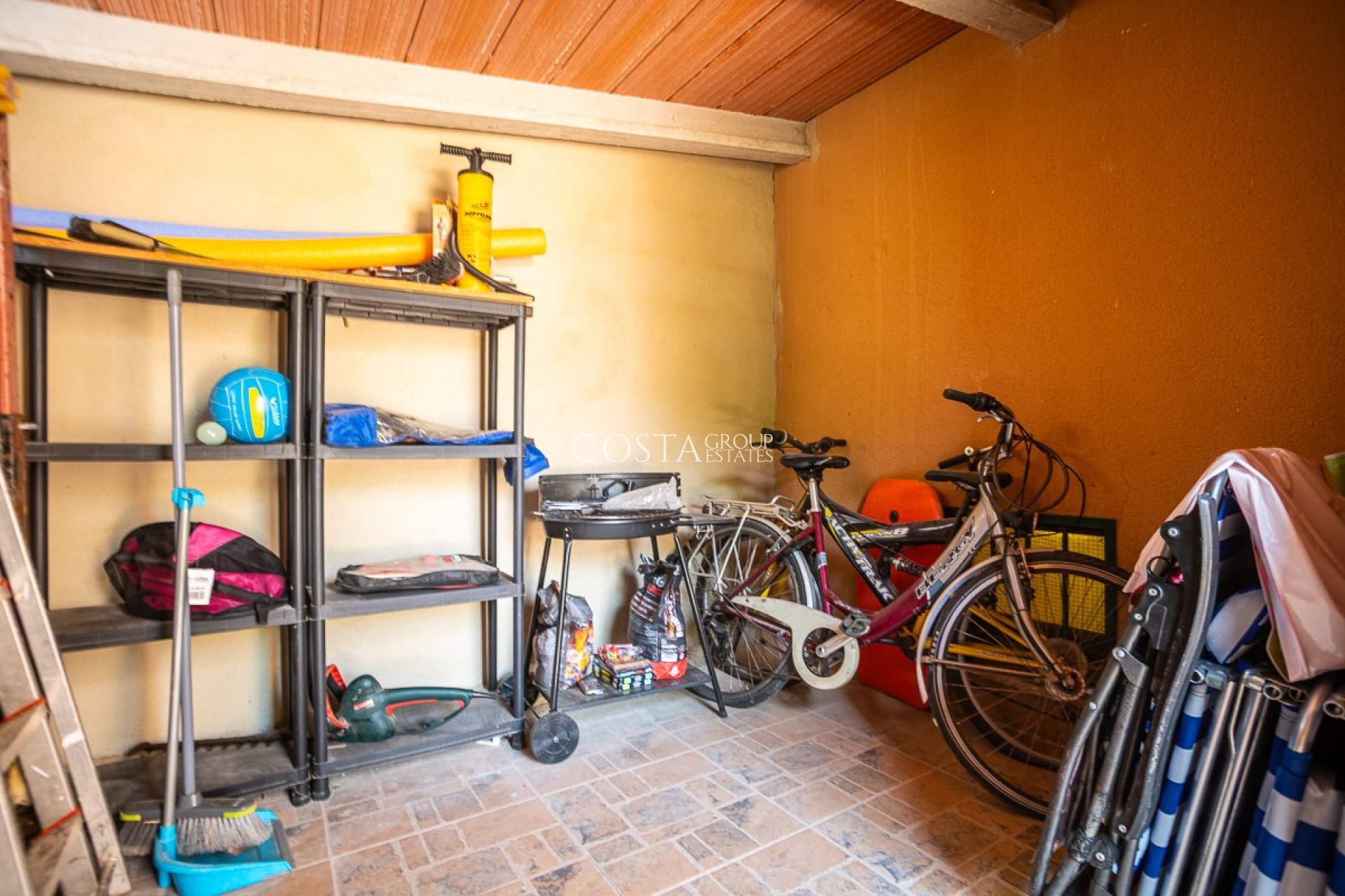 Wiederverkauf - Villa -
Torrevieja - Torrevieja Centro