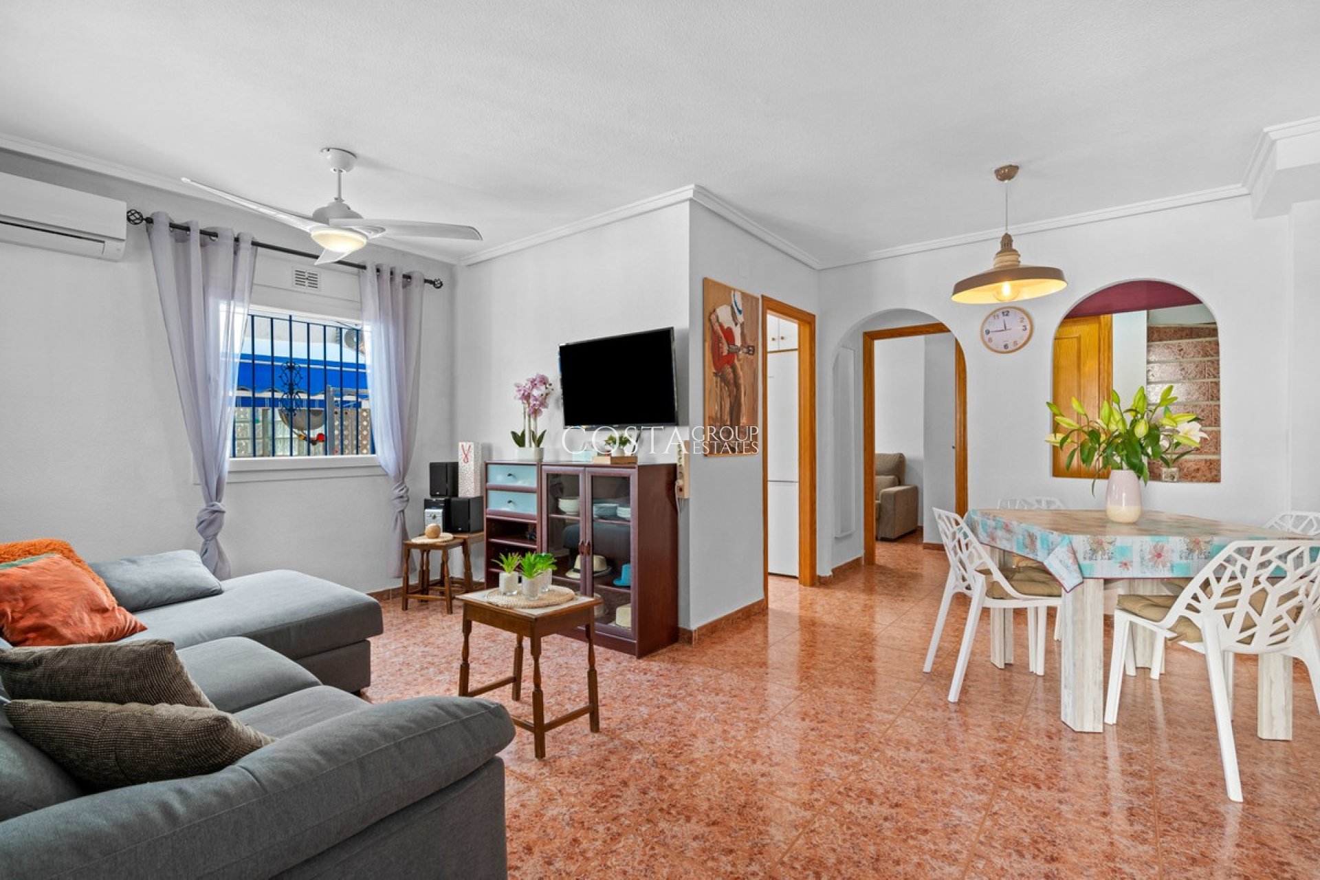 Wiederverkauf - Villa -
Torrevieja - Torrevieja Centro