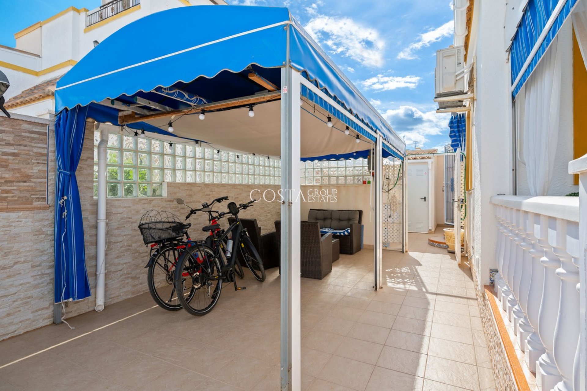 Wiederverkauf - Villa -
Torrevieja - Torrevieja Centro