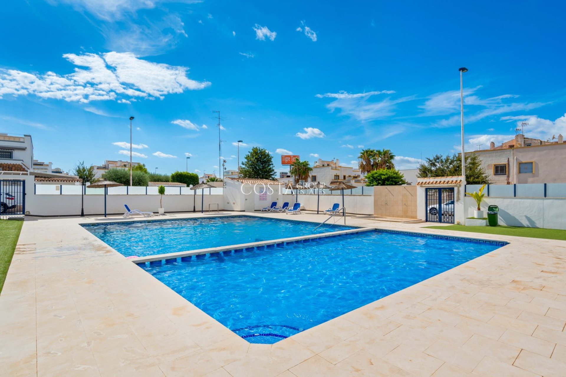 Wiederverkauf - Villa -
Torrevieja - Torrevieja Centro