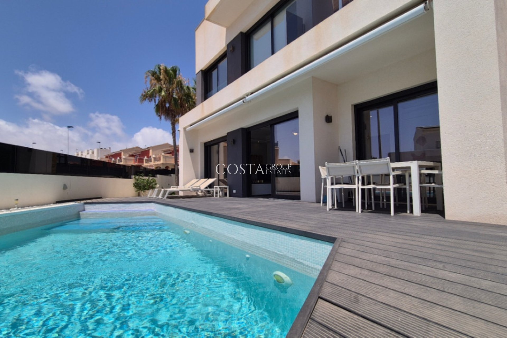 Wiederverkauf - Villa -
Torrevieja - Torrevieja Centro