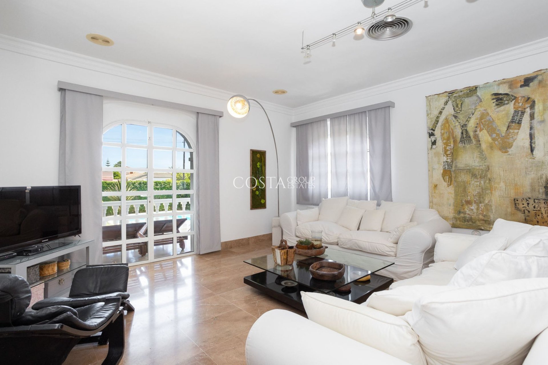 Wiederverkauf - Villa -
Torrevieja - Torrevieja Centro