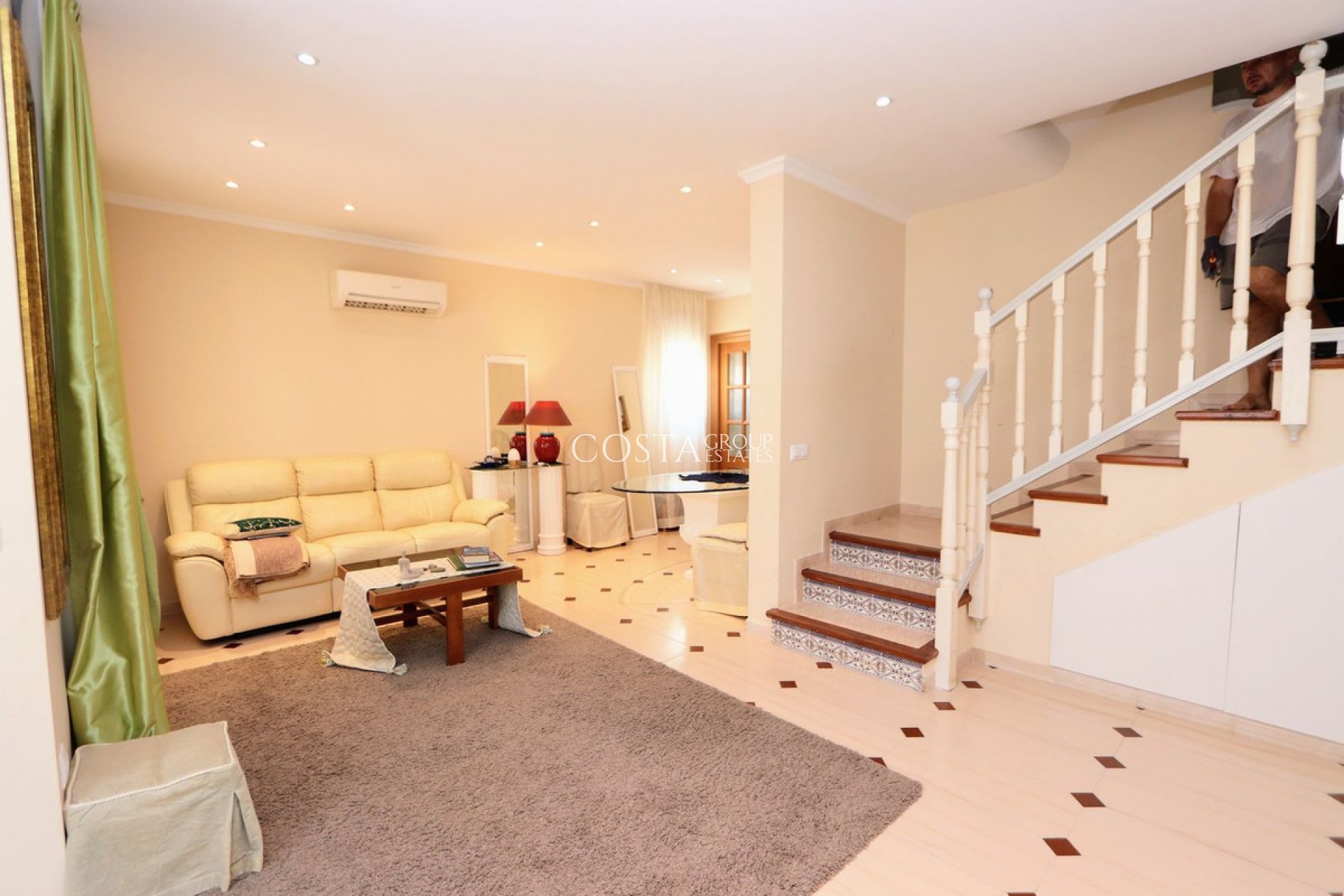 Wiederverkauf - Villa -
Torrevieja - Torrevieja Centro