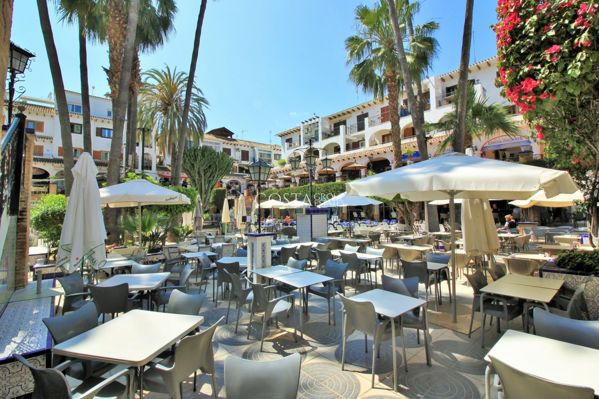 Wiederverkauf - Villa -
Villamartín - PAU 8