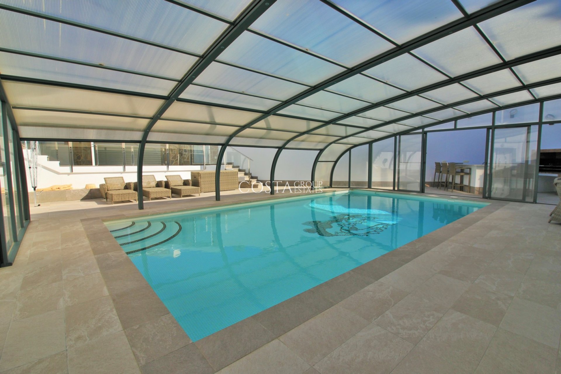 Wiederverkauf - Villa -
Villamartín