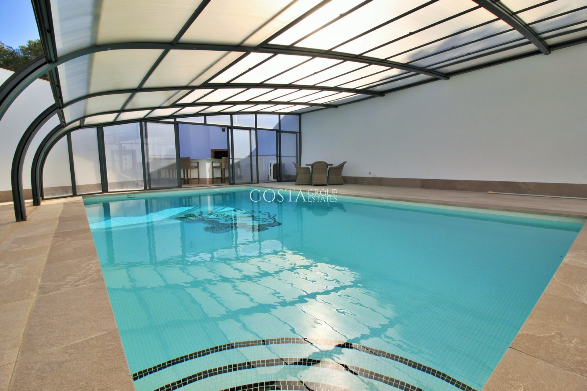 Wiederverkauf - Villa -
Villamartín