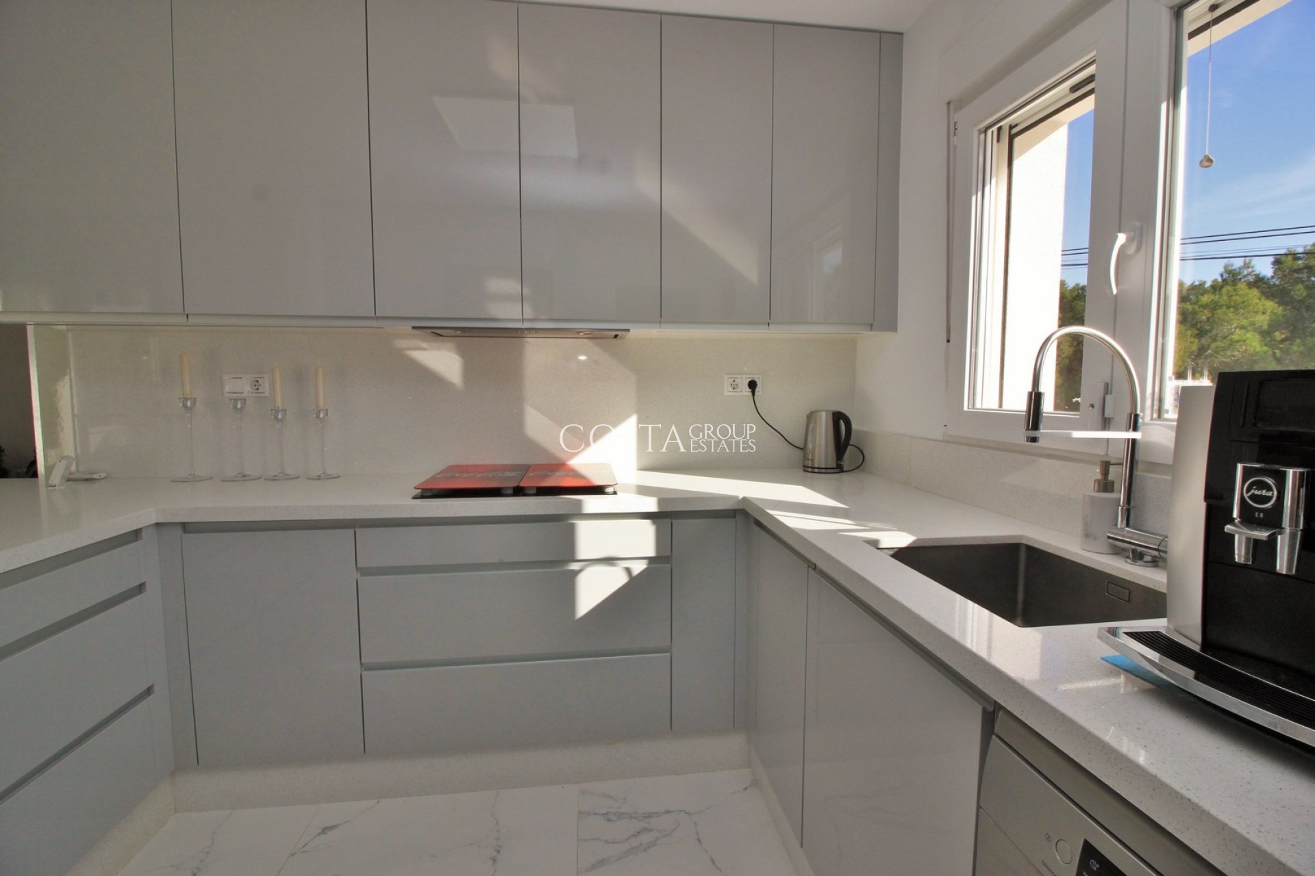 Wiederverkauf - Villa -
Villamartín