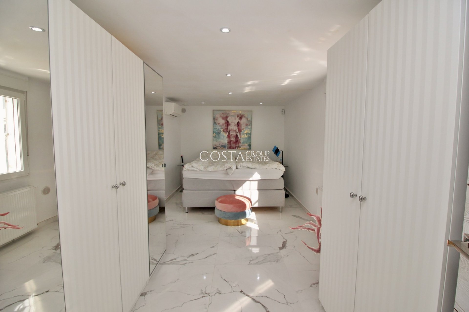 Wiederverkauf - Villa -
Villamartín