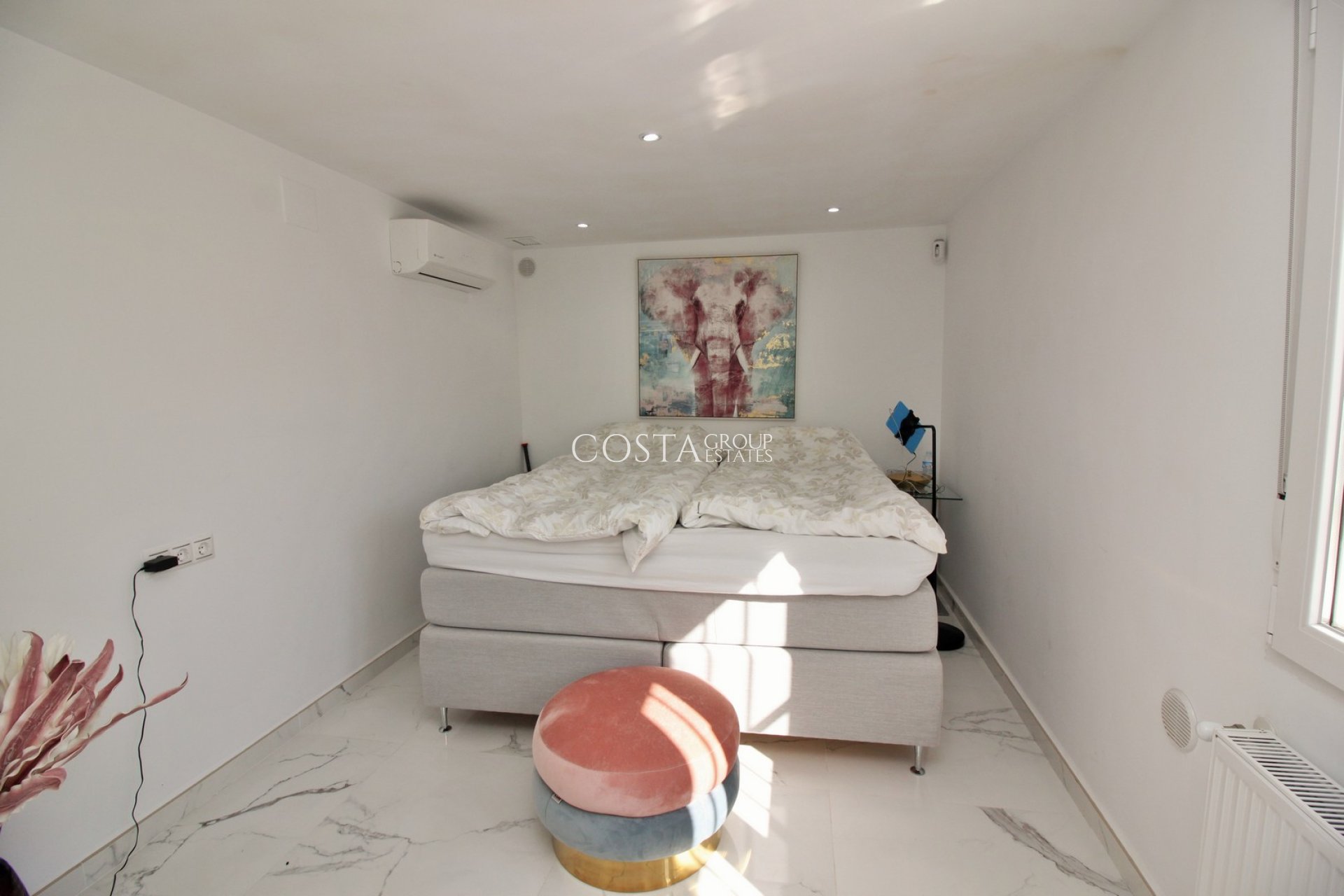 Wiederverkauf - Villa -
Villamartín