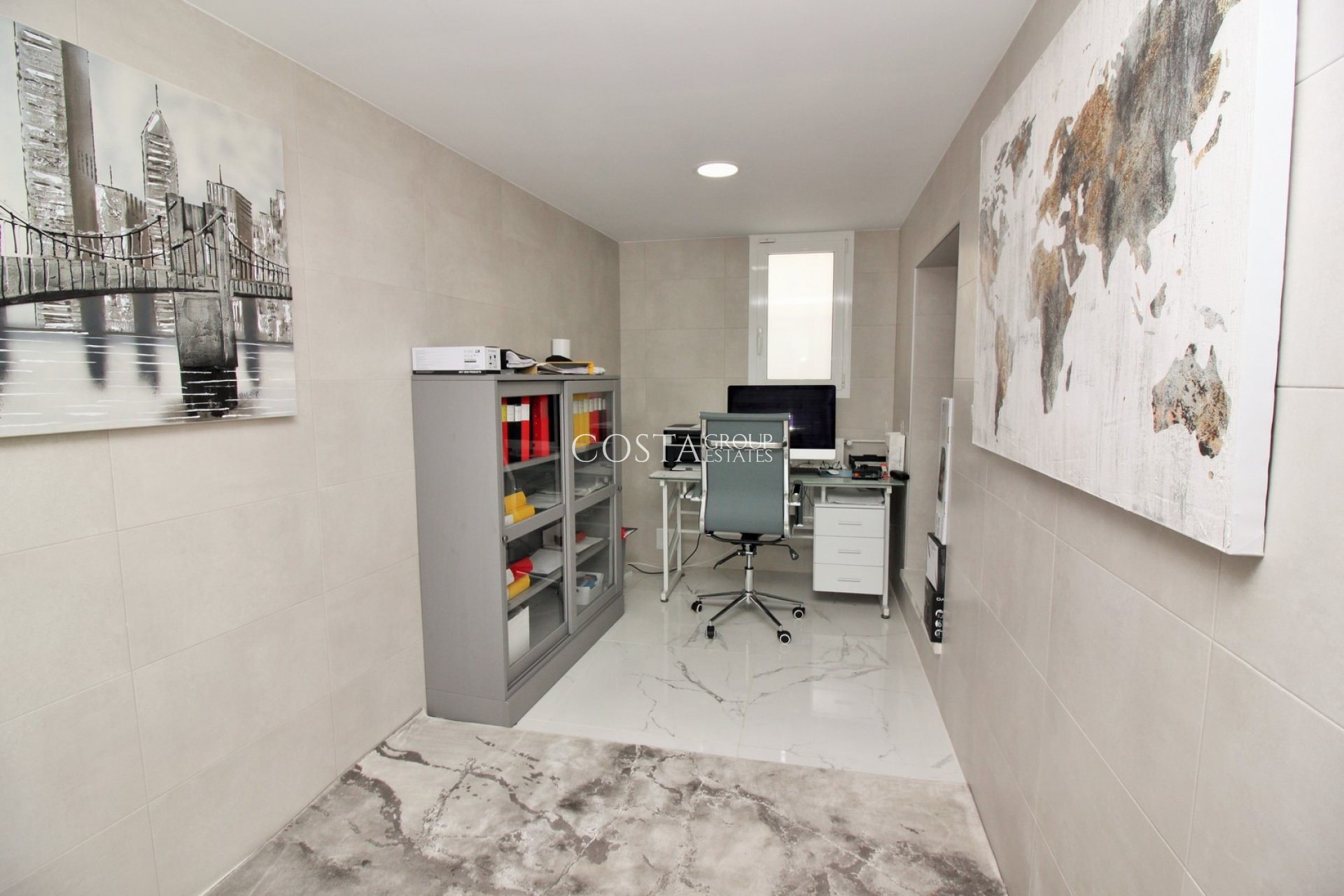 Wiederverkauf - Villa -
Villamartín