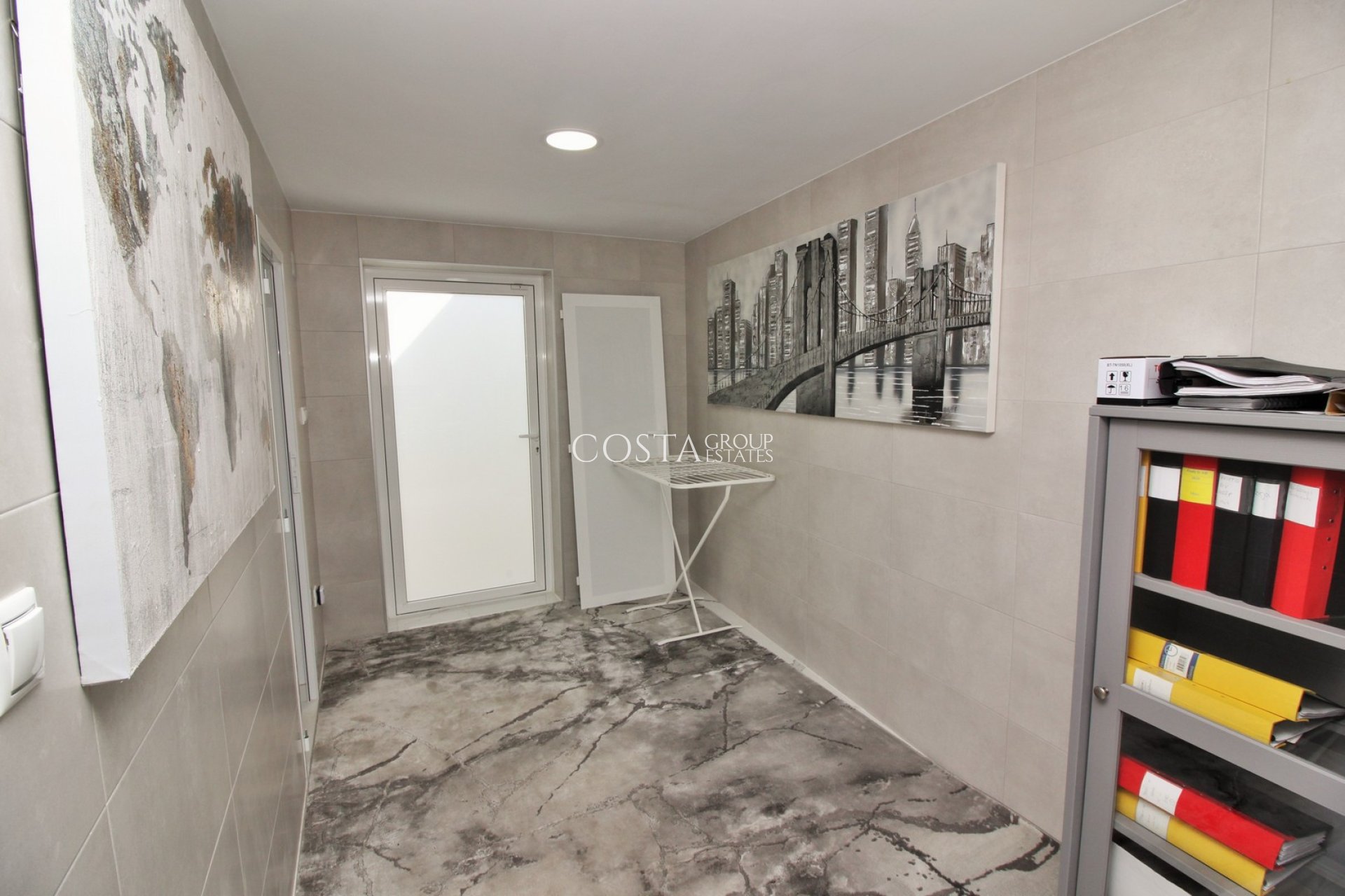 Wiederverkauf - Villa -
Villamartín