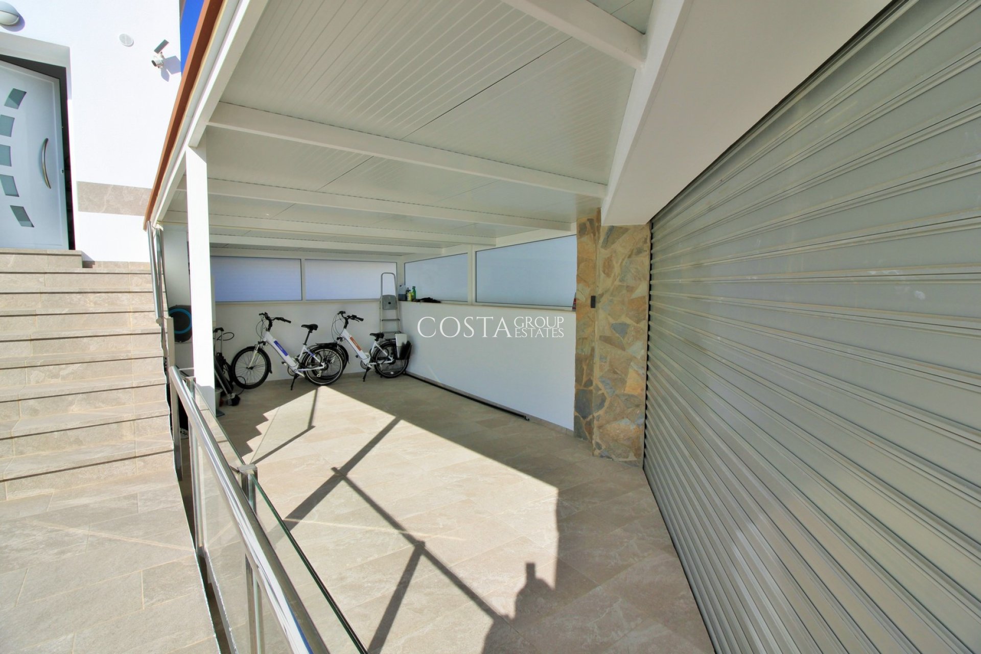 Wiederverkauf - Villa -
Villamartín