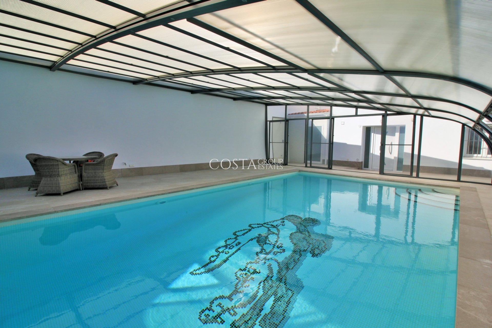 Wiederverkauf - Villa -
Villamartín