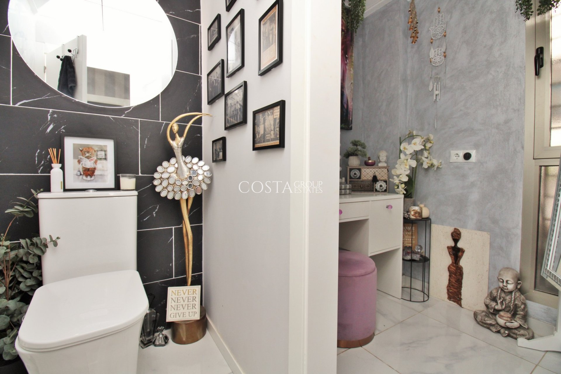 Wiederverkauf - Villa -
Villamartín