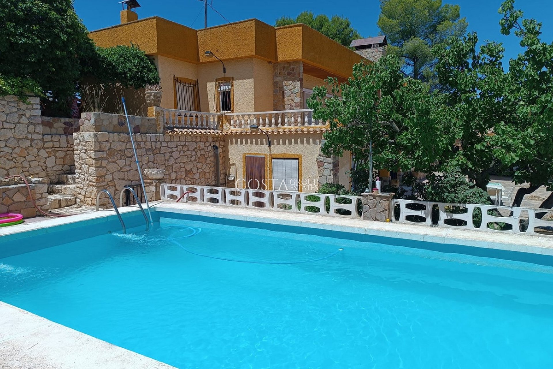 Wiederverkauf - Villa -
Yecla - Yecla Centro