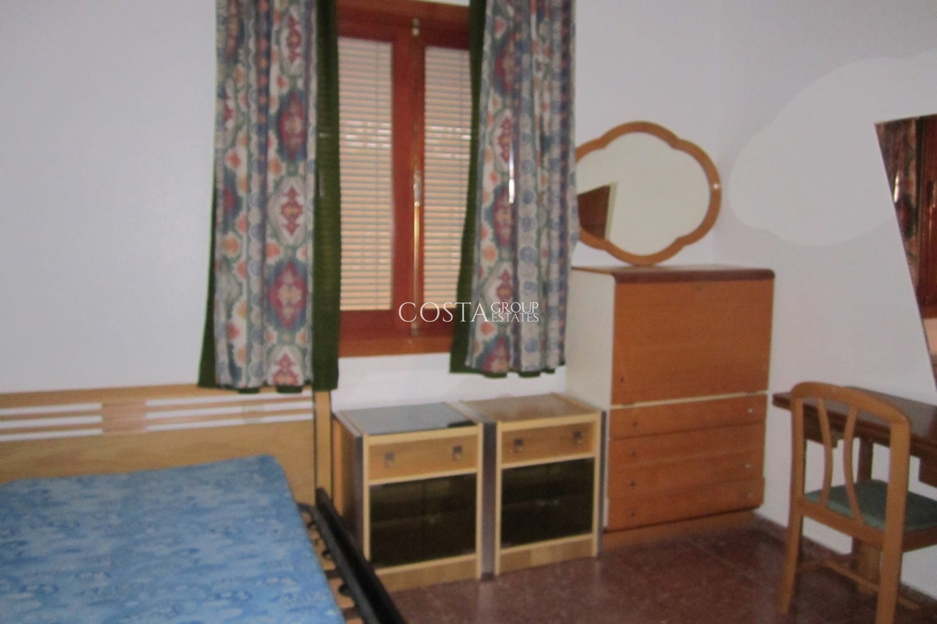 Wiederverkauf - Villa -
Yecla - Yecla Centro