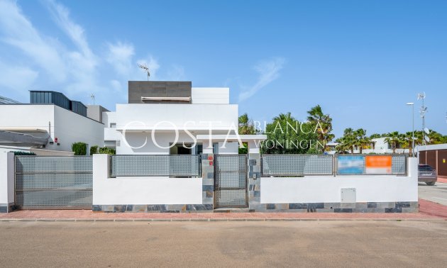 Resale - Villa -
Ciudad Quesada