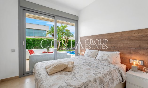 Resale - Villa -
Orihuela - Vistabella Golf