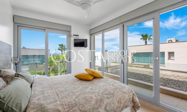 Resale - Villa -
Orihuela - Vistabella Golf