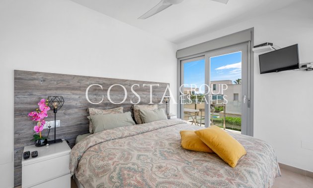 Resale - Villa -
Orihuela - Vistabella Golf
