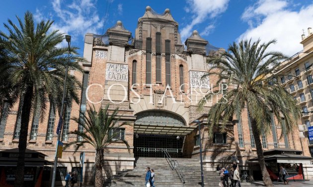 Neue Gebäude - Apartment -
Alicante - Centro