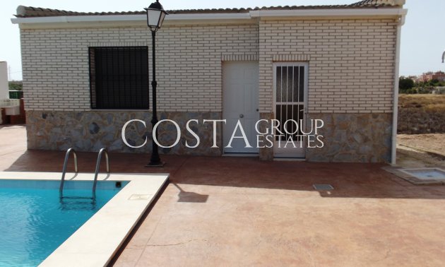 Herverkoop - Villa -
Los Montesinos - La Herrada