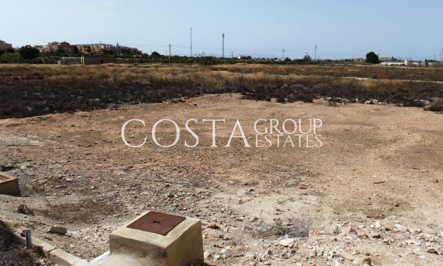 Herverkoop - Villa -
Los Montesinos - La Herrada