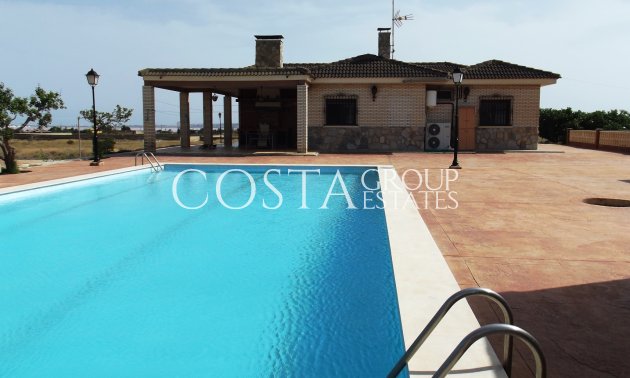 Herverkoop - Villa -
Los Montesinos - La Herrada