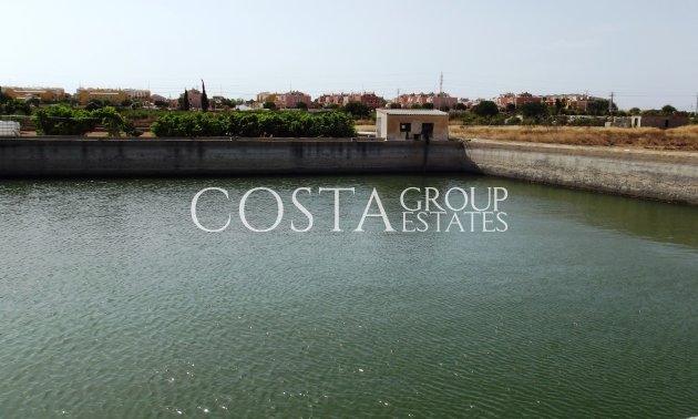 Herverkoop - Villa -
Los Montesinos - La Herrada