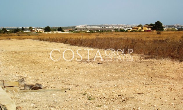 Herverkoop - Villa -
Los Montesinos - La Herrada