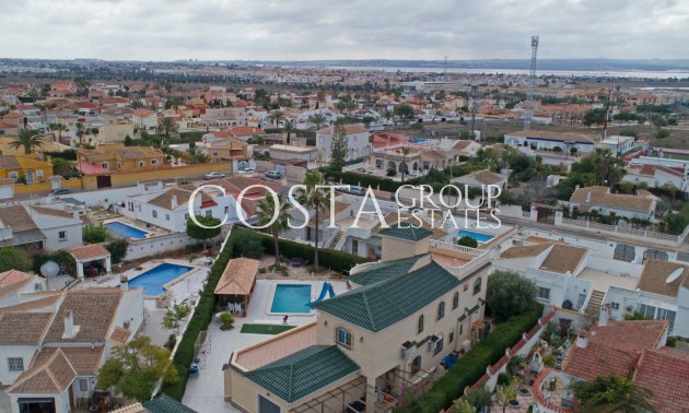 Herverkoop - Villa -
Torrevieja - El Chaparral