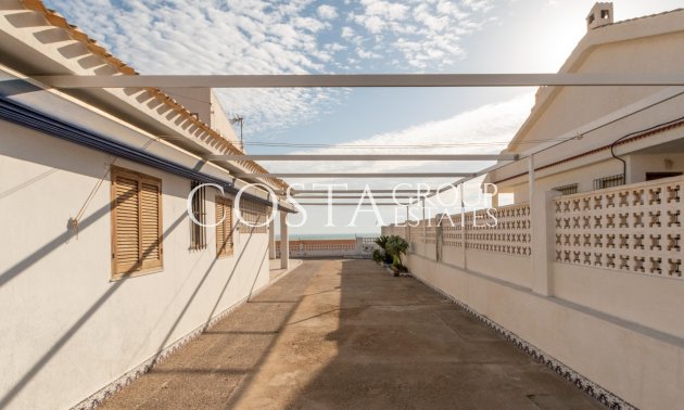 Resale - Villa -
Guardamar del Segura