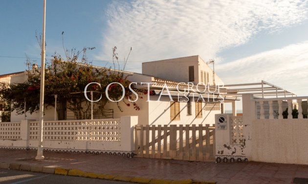 Resale - Villa -
Guardamar del Segura