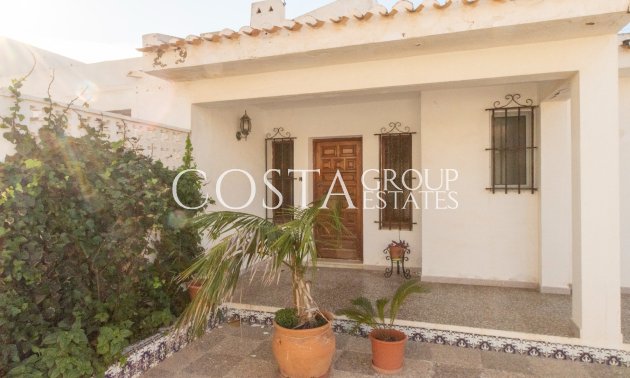 Resale - Villa -
Guardamar del Segura