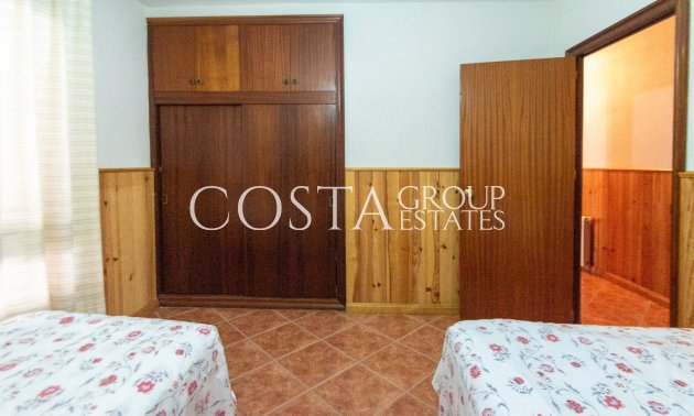 Resale - Villa -
Guardamar del Segura