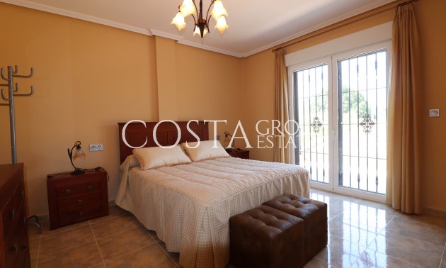 Resale - Villa -
Algorfa