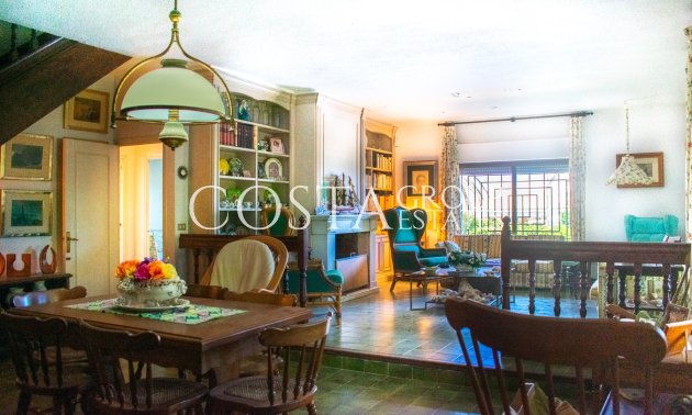 Resale - Villa -
Orihuela Costa - Cabo Roig