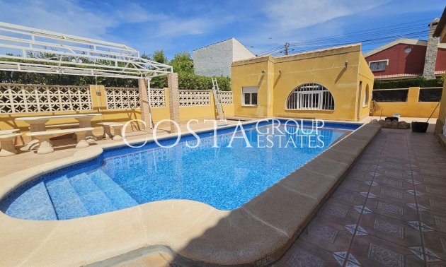 Resale - Villa -
Los Alcazares