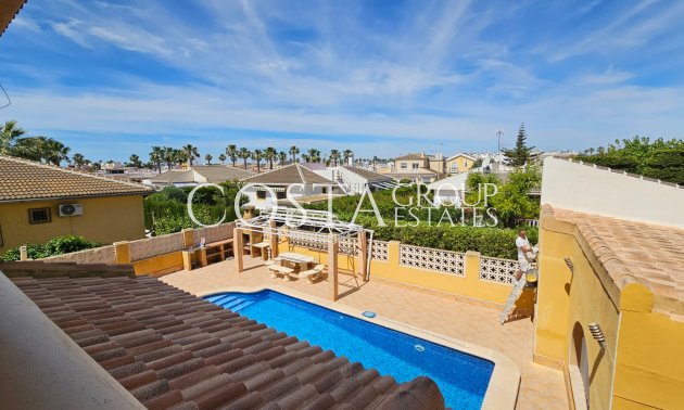 Resale - Villa -
Los Alcazares