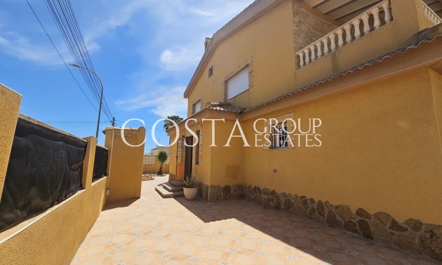 Resale - Villa -
Los Alcazares