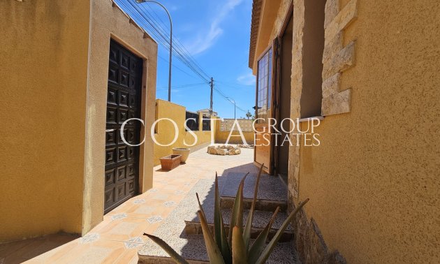 Resale - Villa -
Los Alcazares