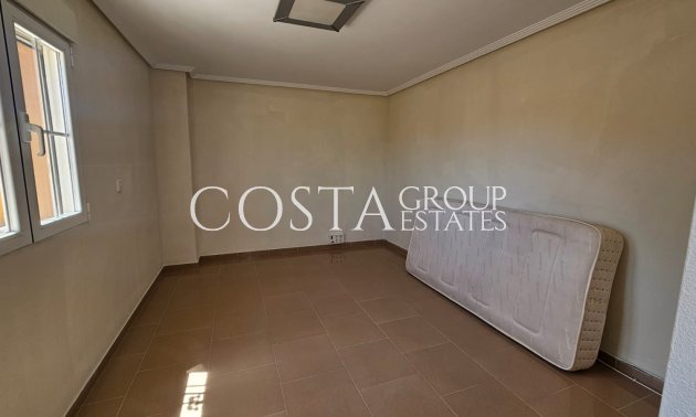 Resale - Villa -
Los Alcazares