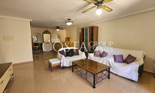 Resale - Villa -
Los Alcazares