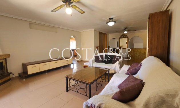 Resale - Villa -
Los Alcazares