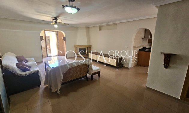 Resale - Villa -
Los Alcazares