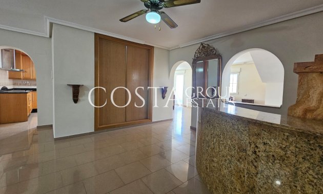 Resale - Villa -
Los Alcazares
