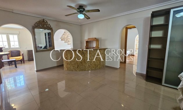 Resale - Villa -
Los Alcazares