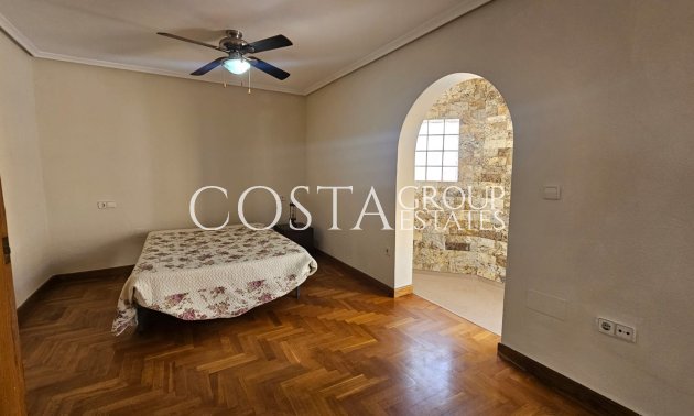 Resale - Villa -
Los Alcazares