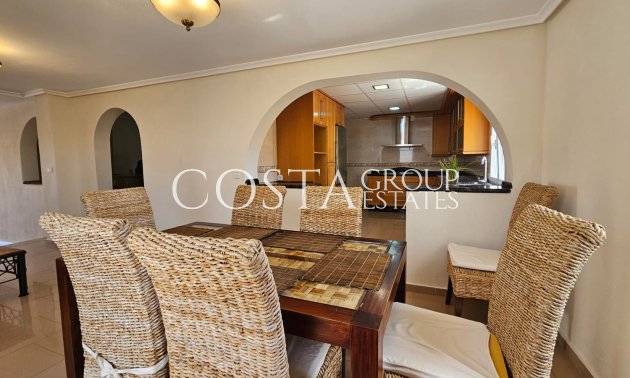 Resale - Villa -
Los Alcazares