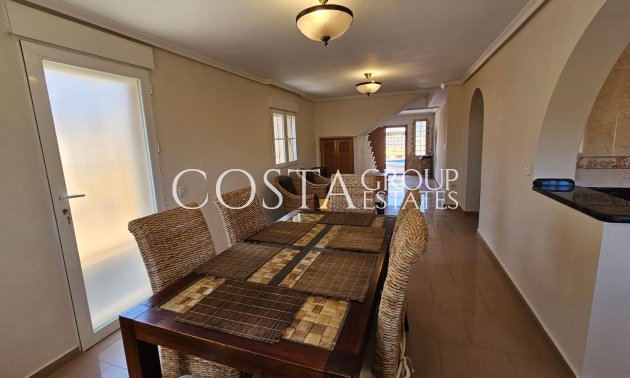 Resale - Villa -
Los Alcazares